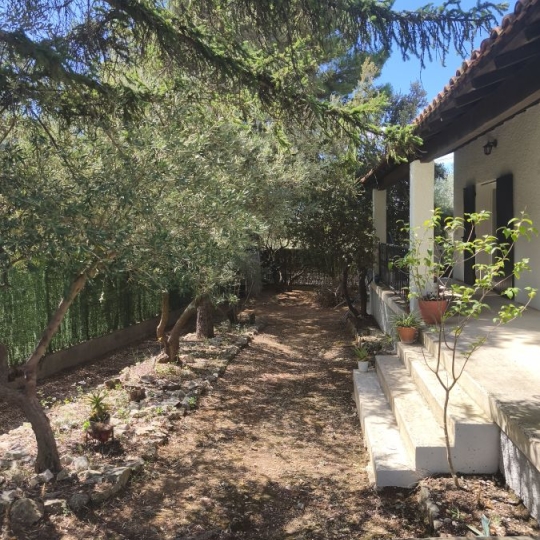  IMMOBILIER ET FINANCE : House | BEZOUCE (30320) | 120 m2 | 1 220 € 