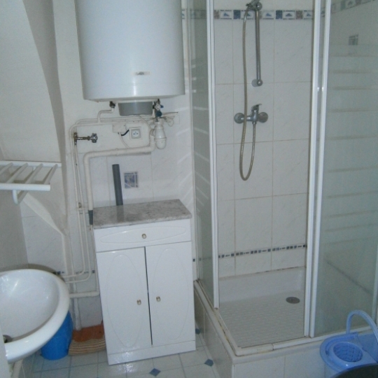  IMMOBILIER ET FINANCE : Appartement | NIMES (30000) | 18 m2 | 330 &euro; 