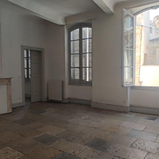  IMMOBILIER ET FINANCE : Apartment | NIMES (30000) | 156 m2 | 1 100 € 