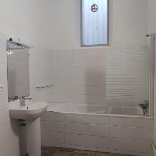  IMMOBILIER ET FINANCE : Appartement | NIMES (30000) | 156 m2 | 1 100 € 