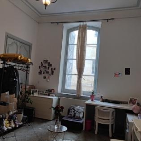  IMMOBILIER ET FINANCE : Appartement | NIMES (30000) | 178 m2 | 1 275 € 