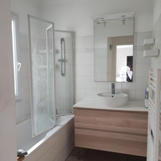  IMMOBILIER ET FINANCE : Maison / Villa | NIMES (30000) | 64 m2 | 1 075 € 