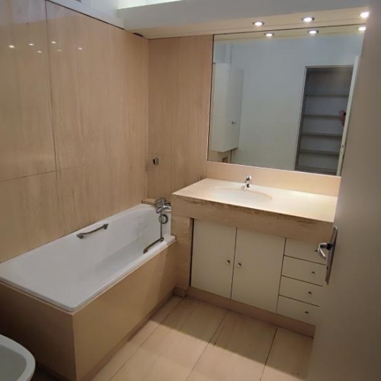  IMMOBILIER ET FINANCE : Appartement | NIMES (30000) | 94 m2 | 1 250 € 