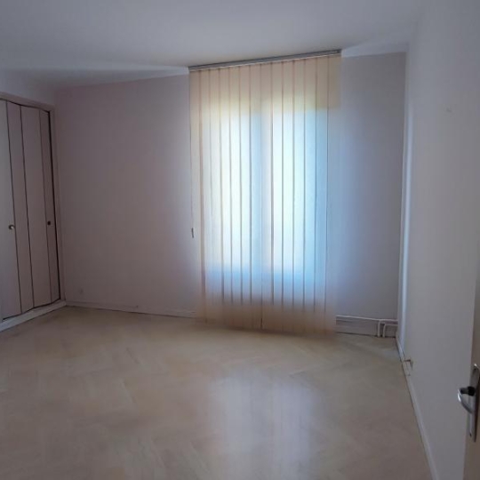  IMMOBILIER ET FINANCE : Appartement | NIMES (30000) | 94 m2 | 1 250 € 