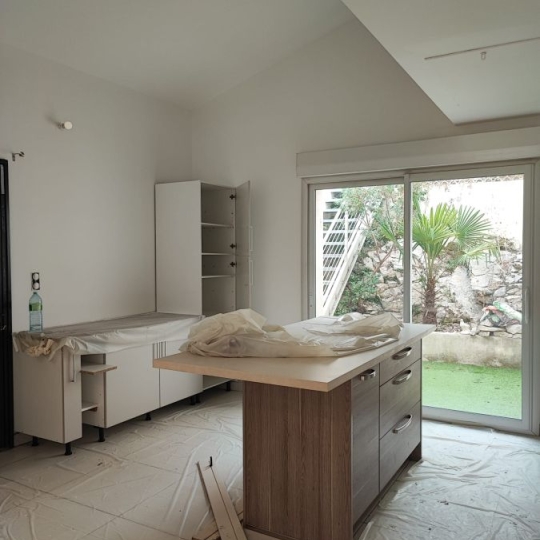  IMMOBILIER ET FINANCE : Maison / Villa | NIMES (30000) | 90 m2 | 1 100 € 