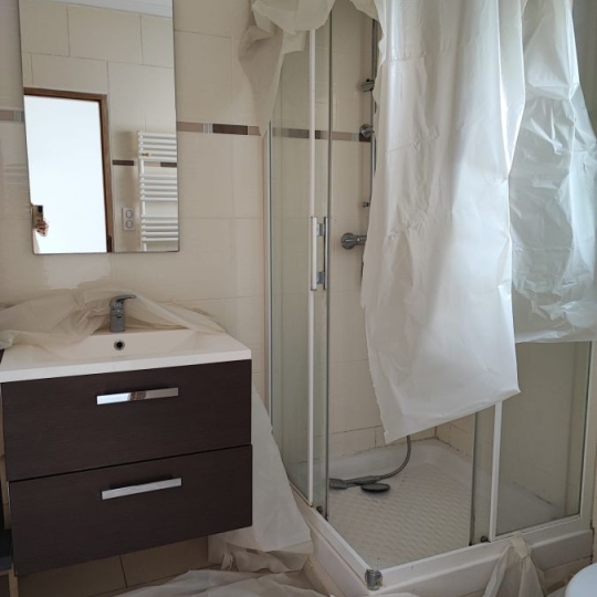  IMMOBILIER ET FINANCE : Maison / Villa | NIMES (30000) | 90 m2 | 1 100 € 