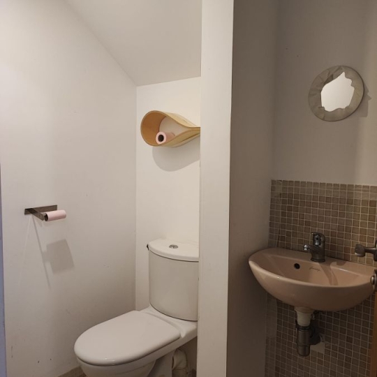  IMMOBILIER ET FINANCE : Maison / Villa | NIMES (30000) | 90 m2 | 1 100 € 