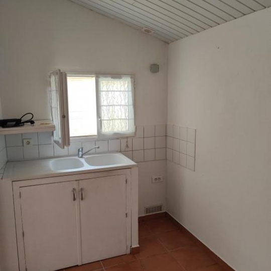  IMMOBILIER ET FINANCE : Maison / Villa | UZES (30700) | 39 m2 | 510 € 
