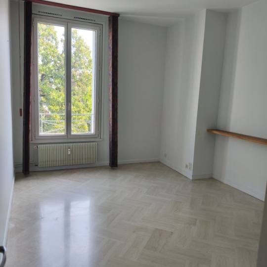  IMMOBILIER ET FINANCE : Apartment | NIMES (30000) | 94 m2 | 950 € 