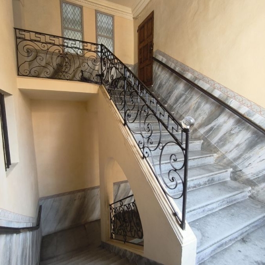  IMMOBILIER ET FINANCE : Appartement | NIMES (30000) | 27 m2 | 460 &euro; 
