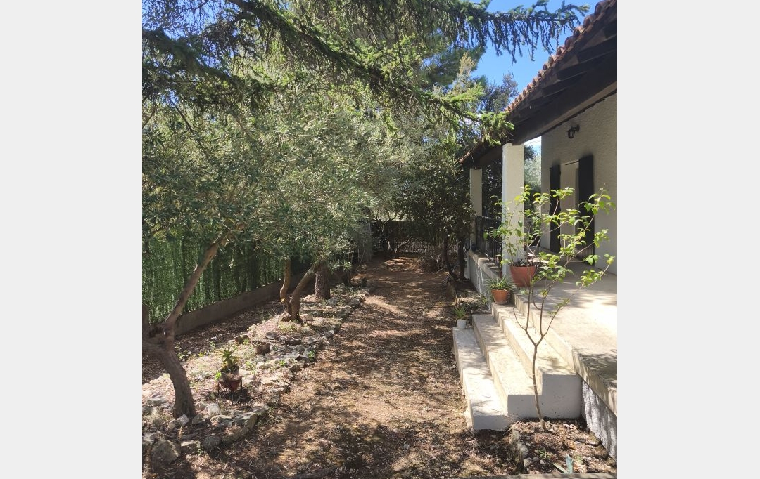 IMMOBILIER ET FINANCE : House | BEZOUCE (30320) | 120 m2 | 1 220 € 