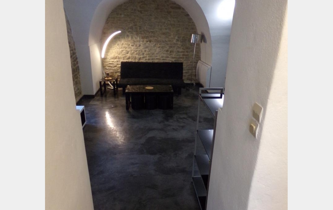 IMMOBILIER ET FINANCE : Appartement | NIMES (30900) | 45 m2 | 670 &euro; 