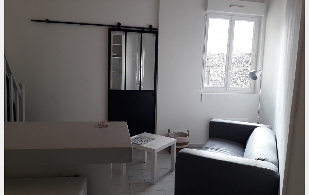 IMMOBILIER ET FINANCE : Apartment | NIMES (30000) | 32 m2 | 550 € 