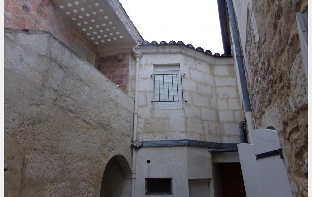 IMMOBILIER ET FINANCE : Appartement | NIMES (30000) | 61 m2 | 698 € 