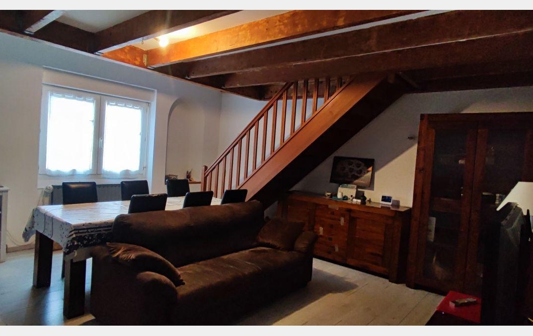 IMMOBILIER ET FINANCE : Apartment | NIMES (30000) | 61 m2 | 700 € 