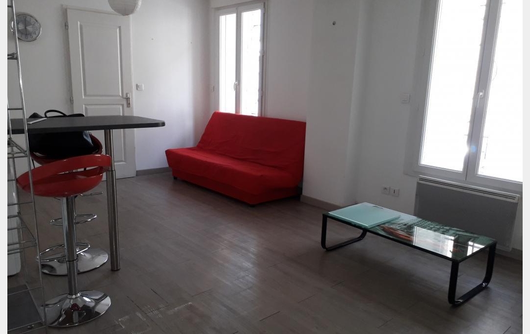 IMMOBILIER ET FINANCE : Apartment | NIMES (30000) | 25 m2 | 370 € 