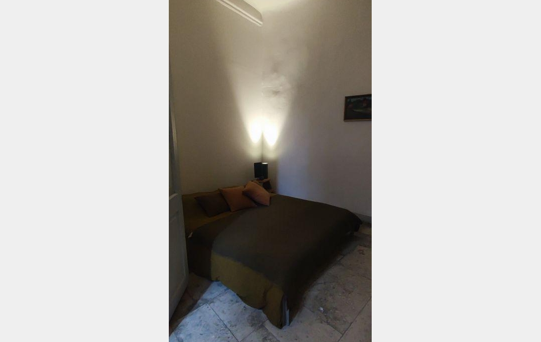 IMMOBILIER ET FINANCE : Apartment | NIMES (30000) | 156 m2 | 1 100 € 