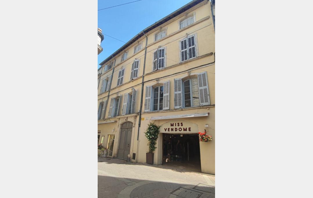 IMMOBILIER ET FINANCE : Appartement | NIMES (30000) | 156 m2 | 935 € 