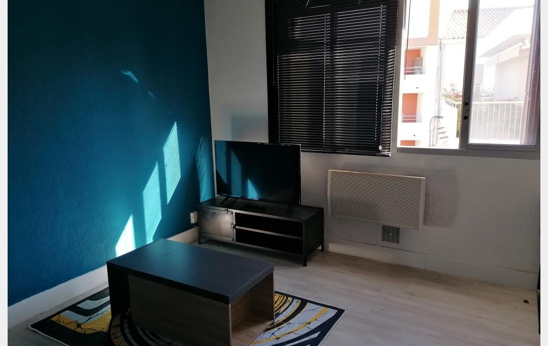 IMMOBILIER ET FINANCE : Appartement | NIMES (30000) | 20 m2 | 400 € 