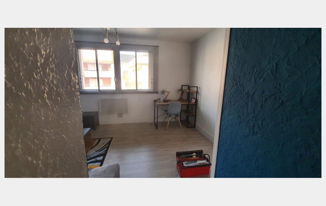 IMMOBILIER ET FINANCE : Appartement | NIMES (30000) | 20 m2 | 400 € 
