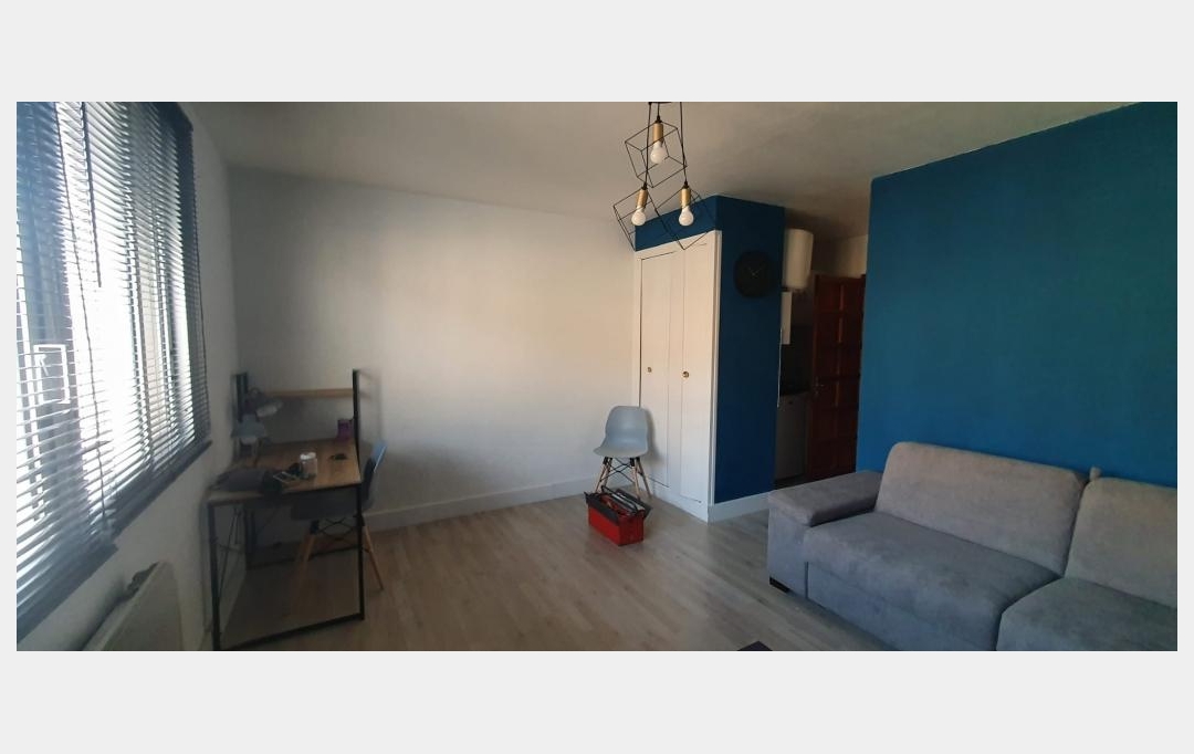 IMMOBILIER ET FINANCE : Appartement | NIMES (30000) | 20 m2 | 400 € 
