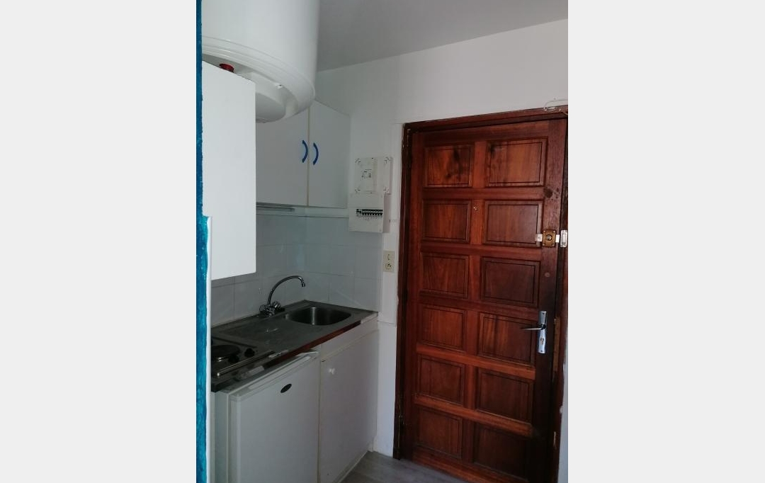 IMMOBILIER ET FINANCE : Appartement | NIMES (30000) | 20 m2 | 400 € 