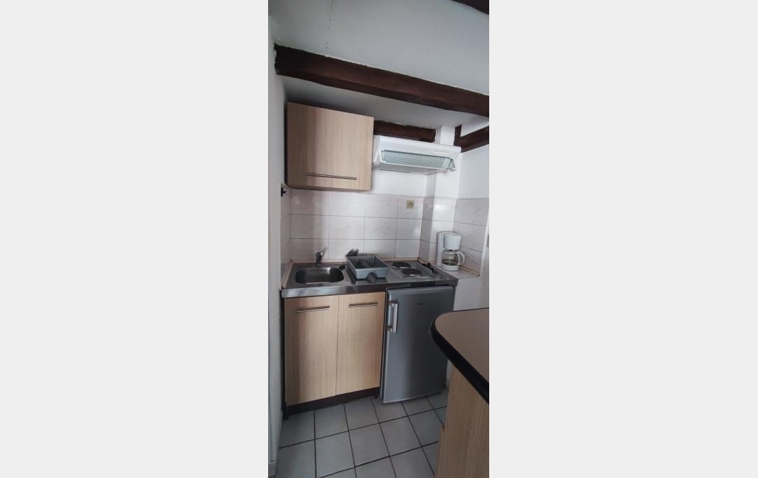 IMMOBILIER ET FINANCE : Appartement | NIMES (30000) | 25 m2 | 430 € 