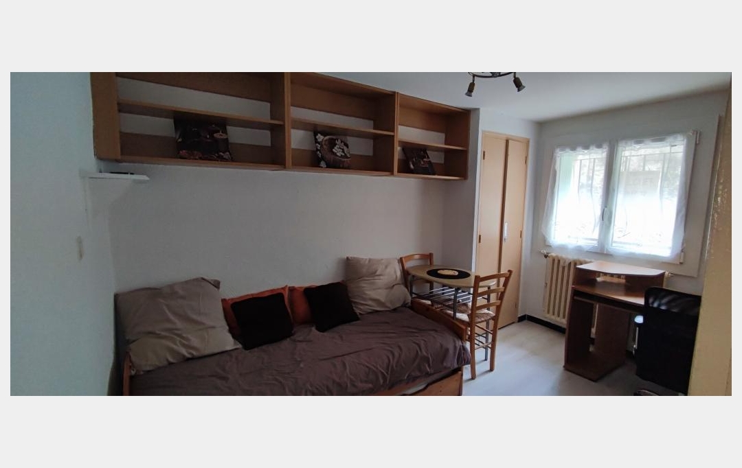 IMMOBILIER ET FINANCE : Appartement | NIMES (30000) | 15 m2 | 295 &euro; 