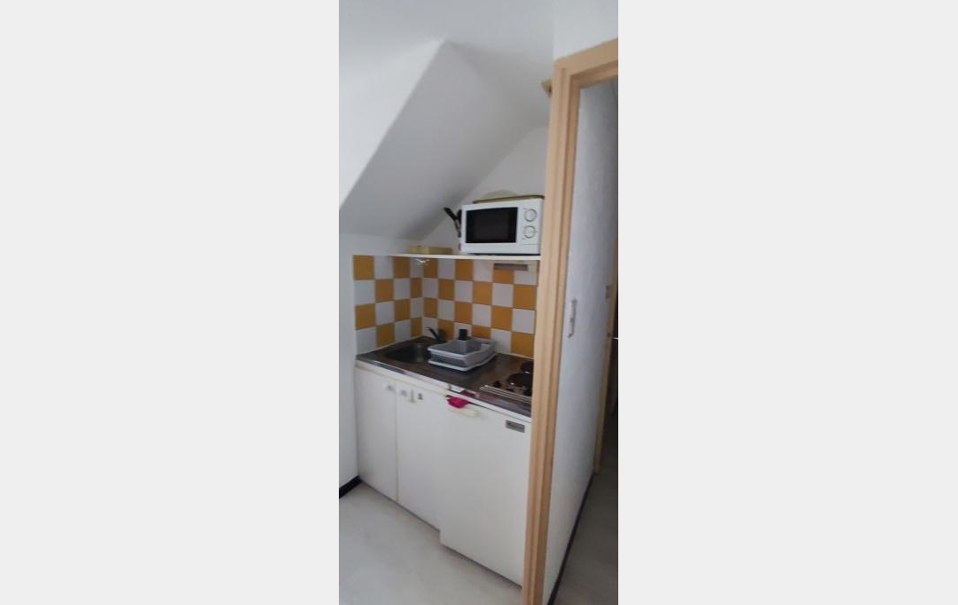 IMMOBILIER ET FINANCE : Appartement | NIMES (30000) | 15 m2 | 295 &euro; 