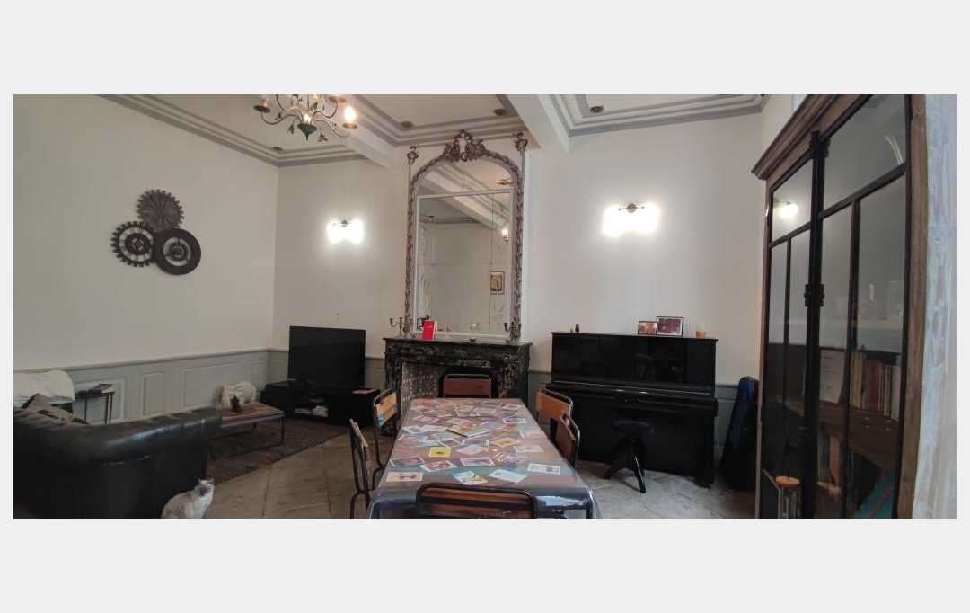IMMOBILIER ET FINANCE : Appartement | NIMES (30000) | 178 m2 | 1 275 € 