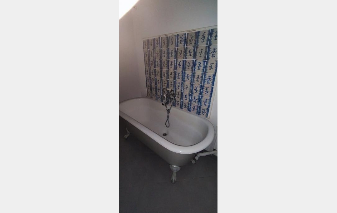 IMMOBILIER ET FINANCE : Appartement | NIMES (30000) | 178 m2 | 1 275 € 