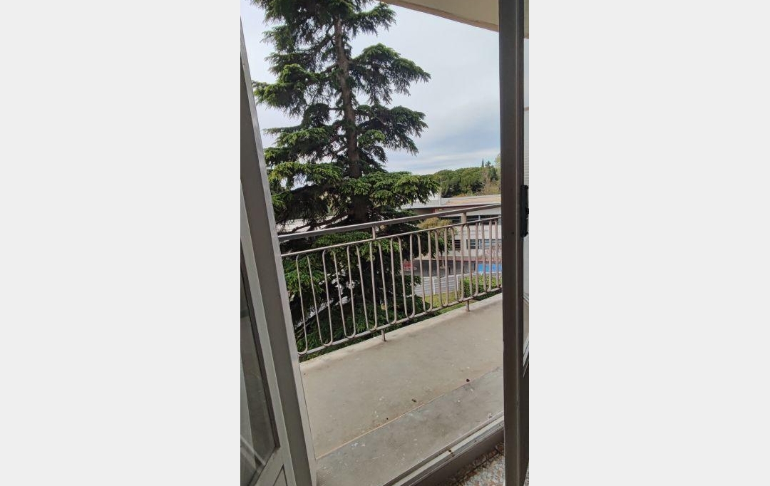 IMMOBILIER ET FINANCE : Appartement | NIMES (30000) | 41 m2 | 520 € 