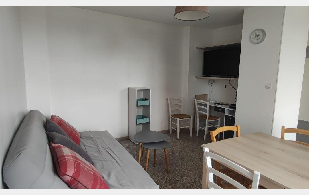 IMMOBILIER ET FINANCE : Appartement | NIMES (30000) | 41 m2 | 520 € 