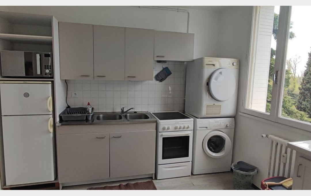 IMMOBILIER ET FINANCE : Appartement | NIMES (30000) | 41 m2 | 520 € 
