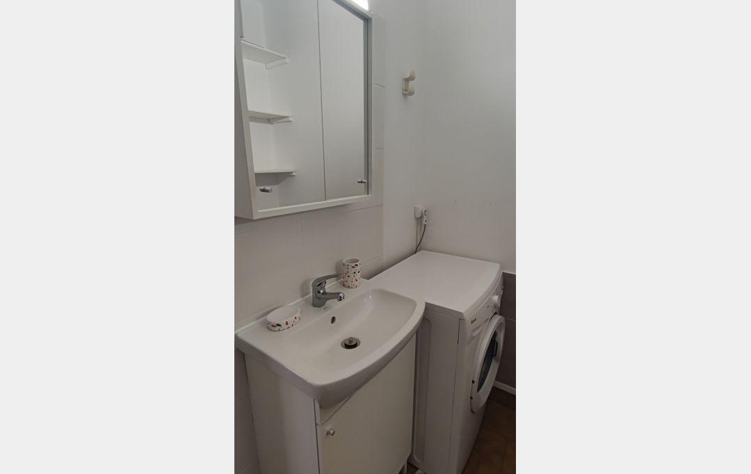 IMMOBILIER ET FINANCE : Appartement | NIMES (30000) | 20 m2 | 450 &euro; 