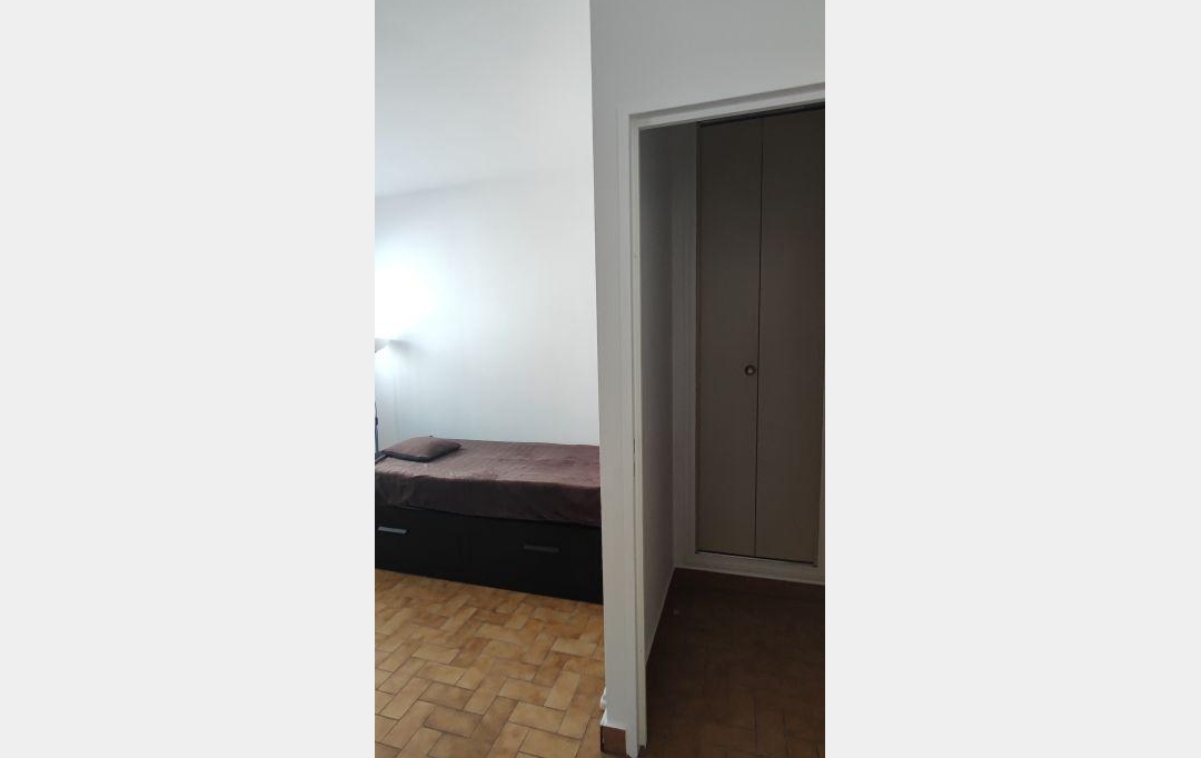 IMMOBILIER ET FINANCE : Appartement | NIMES (30000) | 20 m2 | 450 &euro; 