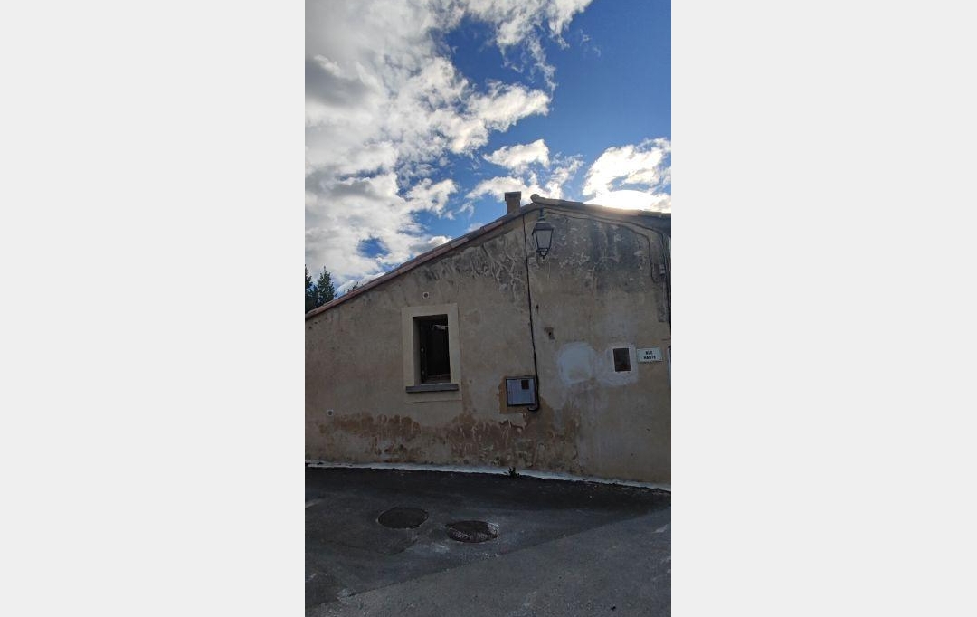 IMMOBILIER ET FINANCE : Appartement | SAINT-MAXIMIN (30700) | 40 m2 | 550 € 