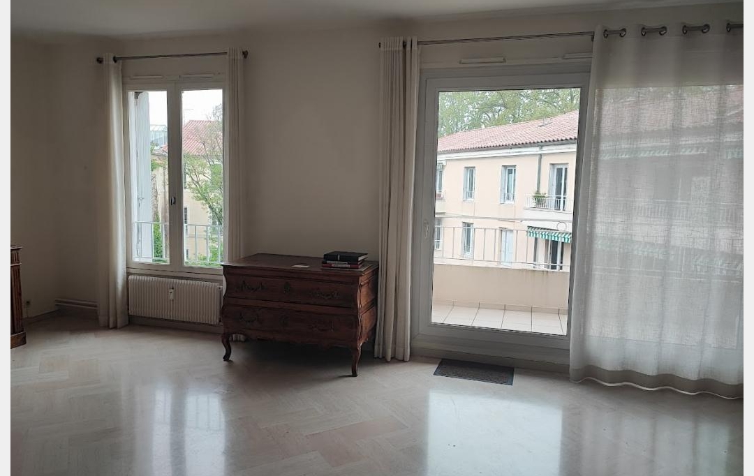 IMMOBILIER ET FINANCE : Appartement | NIMES (30000) | 94 m2 | 1 250 € 