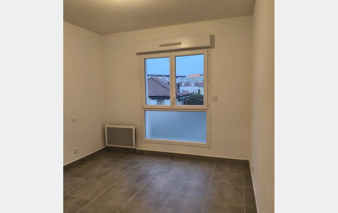 IMMOBILIER ET FINANCE : Appartement | NIMES (30000) | 80 m2 | 910 € 