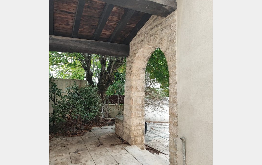 IMMOBILIER ET FINANCE : Maison / Villa | NIMES (30000) | 90 m2 | 1 100 € 