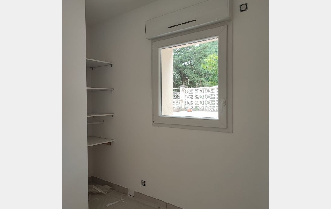 IMMOBILIER ET FINANCE : Maison / Villa | NIMES (30000) | 90 m2 | 1 100 € 