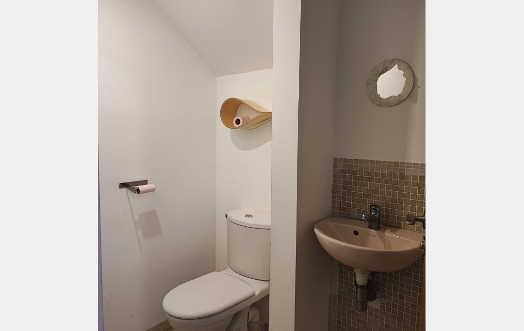IMMOBILIER ET FINANCE : Maison / Villa | NIMES (30000) | 90 m2 | 1 100 € 
