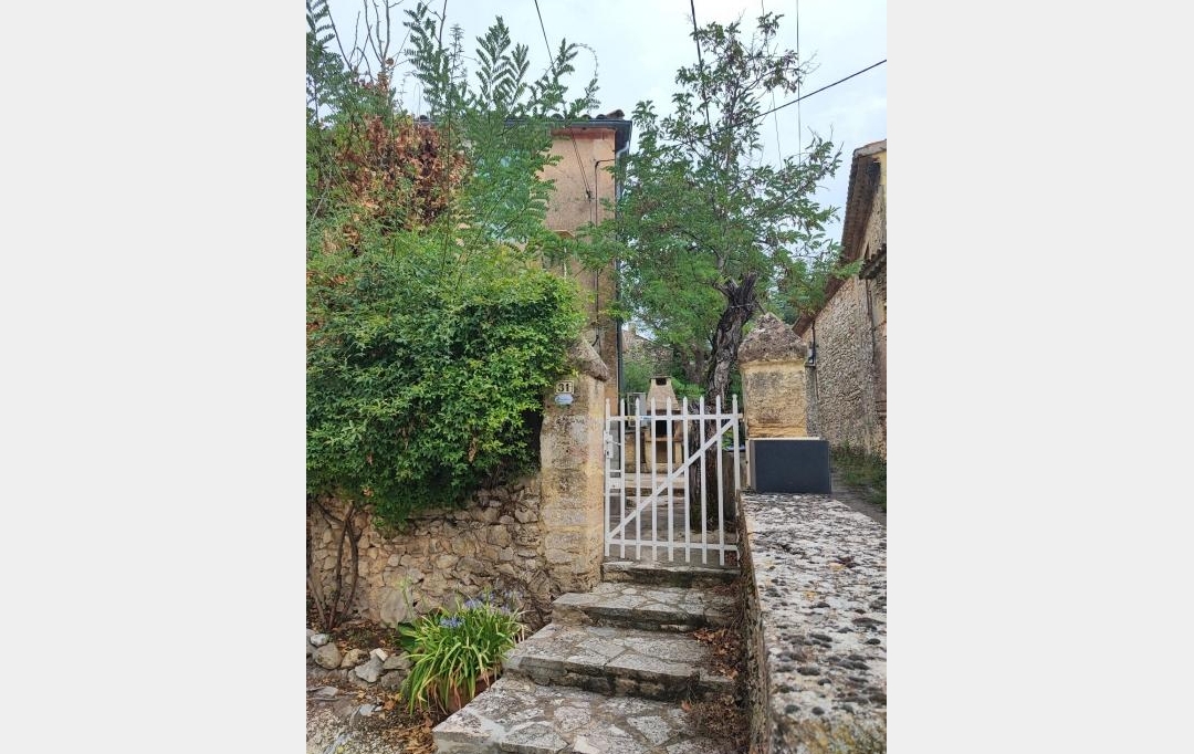 IMMOBILIER ET FINANCE : Maison / Villa | UZES (30700) | 39 m2 | 510 € 
