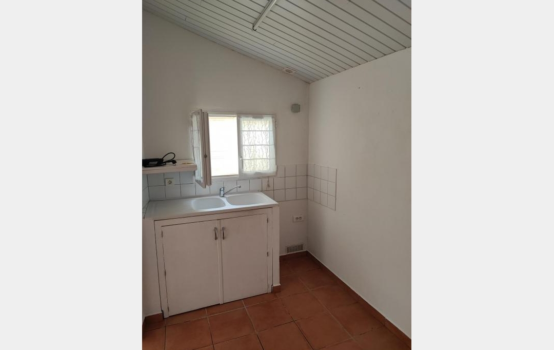 IMMOBILIER ET FINANCE : Maison / Villa | UZES (30700) | 39 m2 | 510 € 