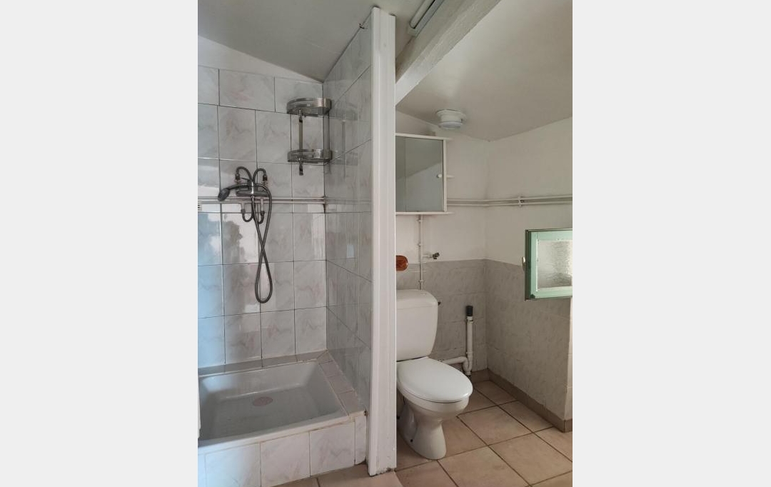 IMMOBILIER ET FINANCE : Maison / Villa | UZES (30700) | 39 m2 | 510 € 
