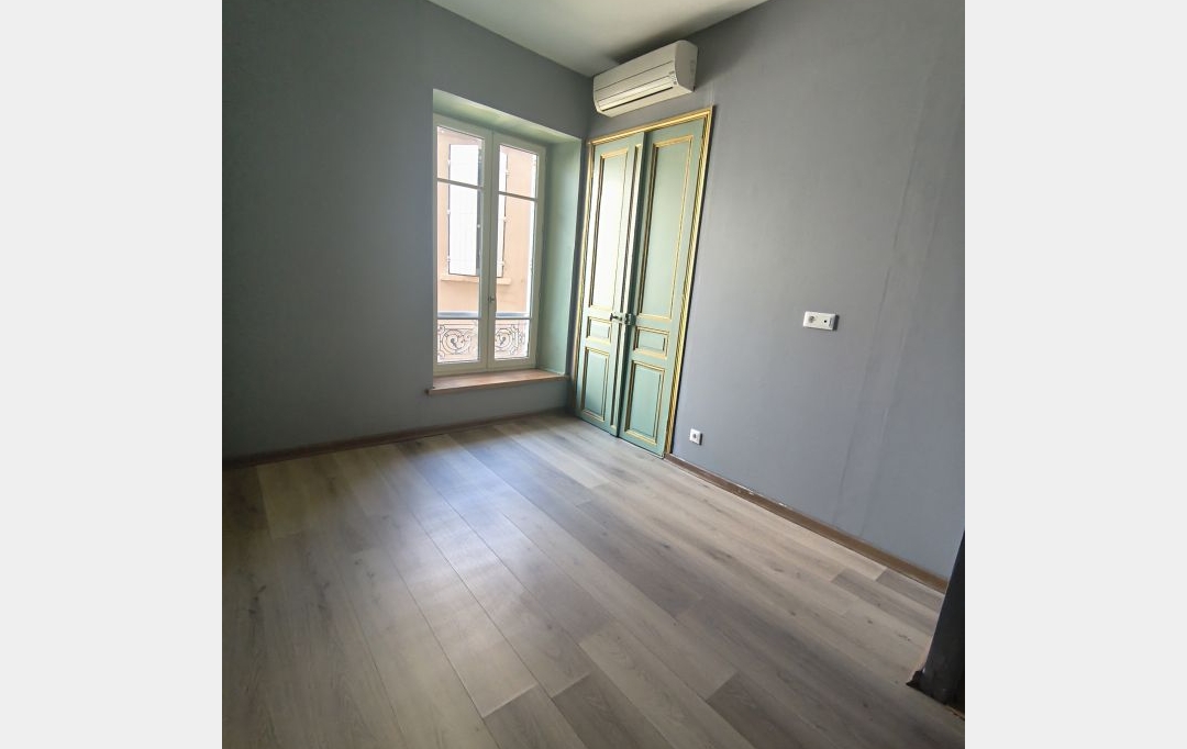 IMMOBILIER ET FINANCE : Appartement | NIMES (30000) | 53 m2 | 620 &euro; 