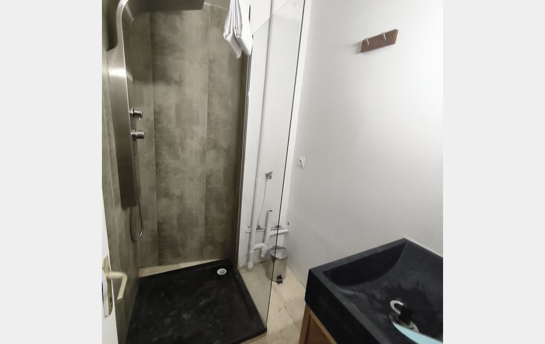 IMMOBILIER ET FINANCE : Appartement | NIMES (30000) | 32 m2 | 500 &euro; 