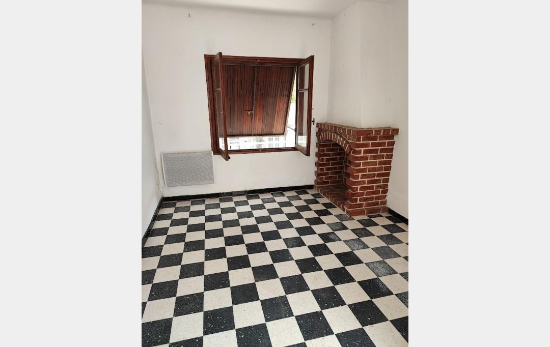IMMOBILIER ET FINANCE : Maison / Villa | ARPAILLARGUES-ET-AUREILLAC (30700) | 200 m2 | 260 000 € 