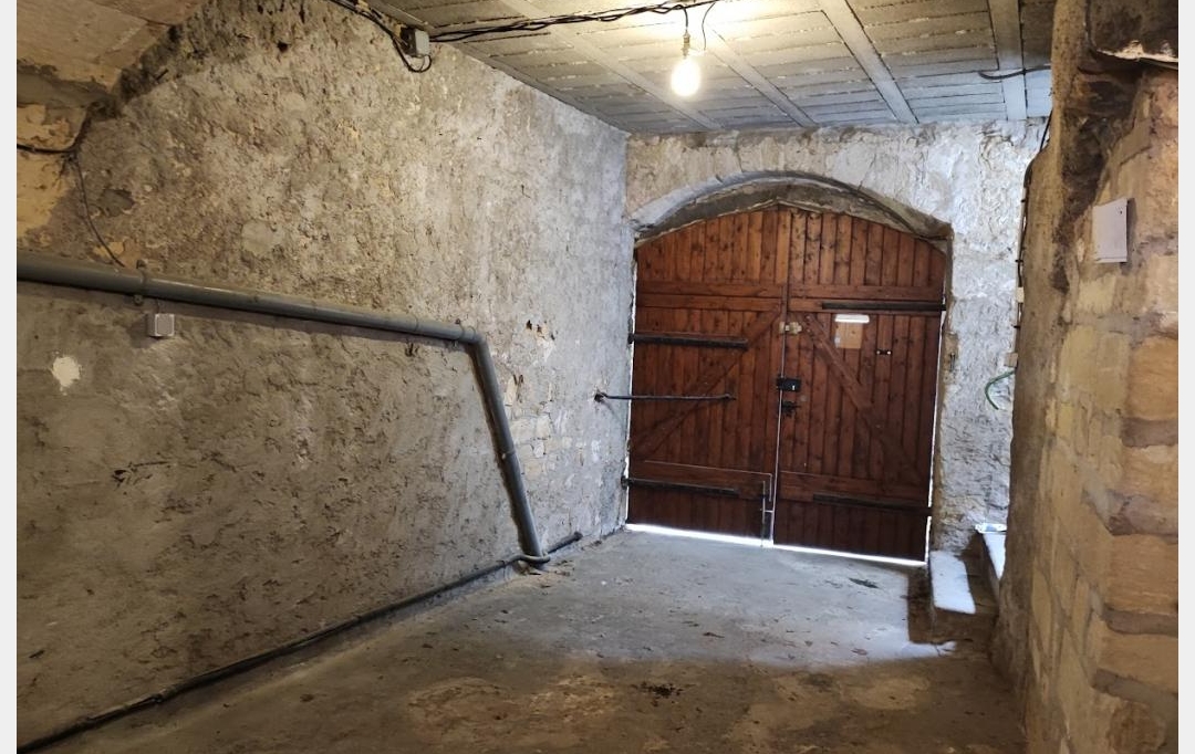 IMMOBILIER ET FINANCE : Maison / Villa | ARPAILLARGUES-ET-AUREILLAC (30700) | 200 m2 | 260 000 € 