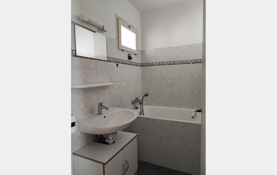 IMMOBILIER ET FINANCE : Maison / Villa | NIMES (30000) | 90 m2 | 178 500 € 